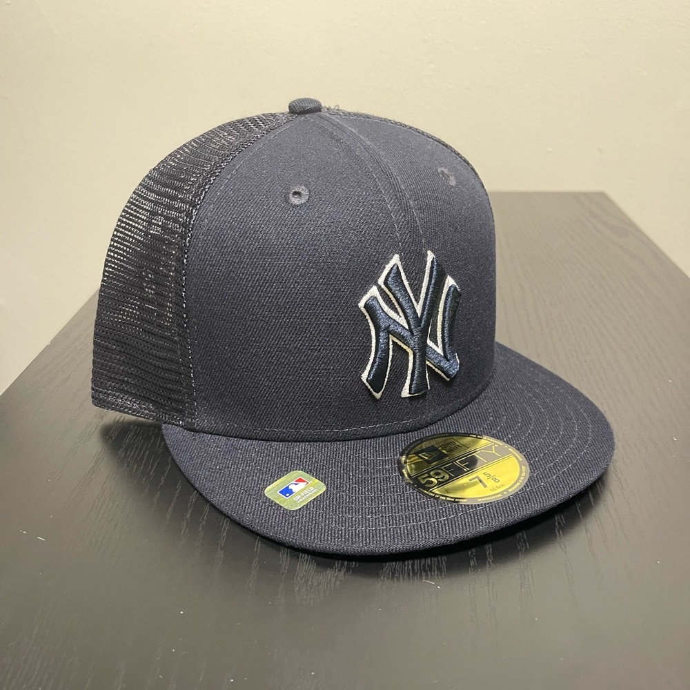 Navy Blue Mesh New York Yankees Gray Bottom New Era 59FIFTY Fitted - Picture 7 of 7